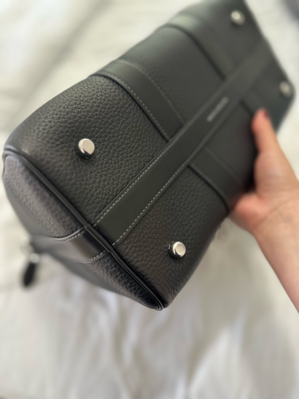 Coach Compass 35 in Black Leather-Like New - Picture 5 of 9